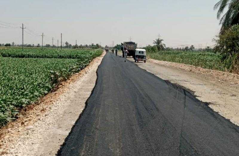 محافظ أسيوط: إنشاء طريق جديد يربط بين القرى بطول 4 كيلومترات بمركز القوصية | صور