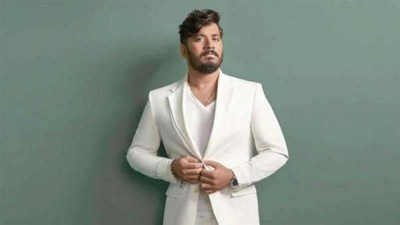 مصطفى حجاج يحتضن طفلين من ذوي الهمم في حفلته بمهرجان القلعة الـ30