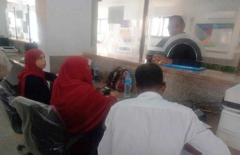 محافظ أسوان يتابع انتظام آلية طرح كراسات الورش الحرفية بالمنطقة الصناعية بنصر النوبة