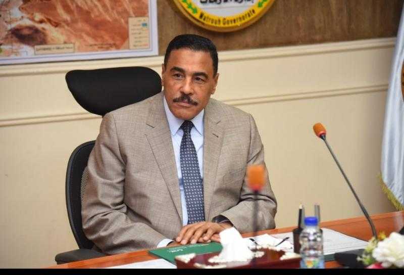 محافظ مطروح: الدولة حريصة على توفير حياة كريمة للمواطنين