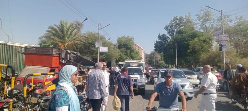 خط أحمر