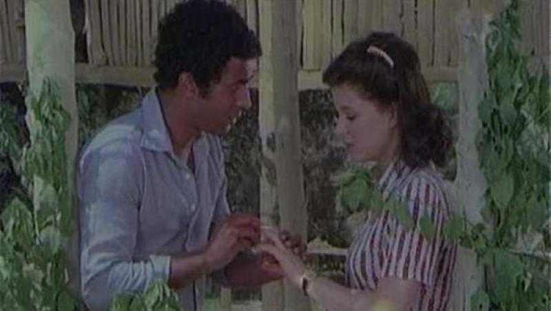 ”حبه المفرط ليها”.. فيفي عبده تكشف سبب انفصال أحمد زكي عن هالة فؤاد