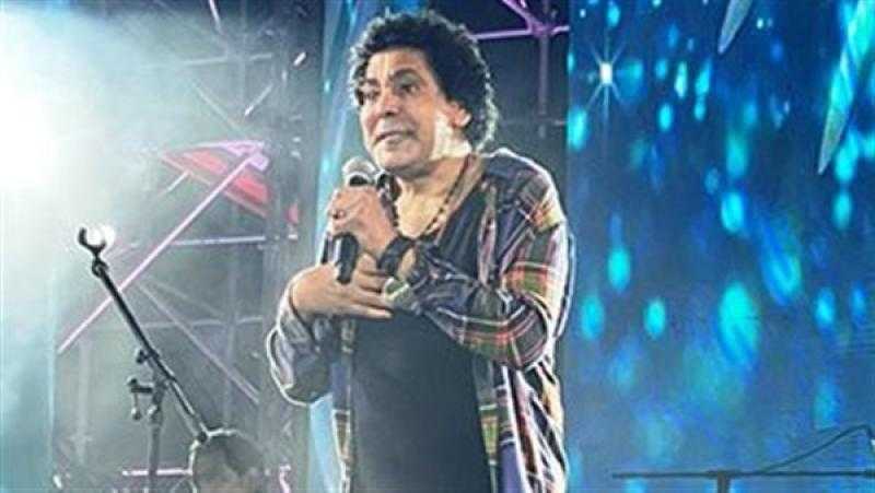 الكينج يوجه تحية لـ مؤمن زكريا.. أبرز لقطات حفل محمد منير بالساحل الشمالي