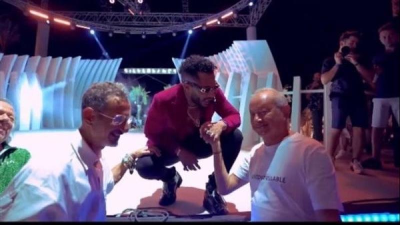 محمد رمضان ينشر لقطات من حفله الأخير بالساحل ويعلق:”أعز الصحاب نجيب ساويرس”