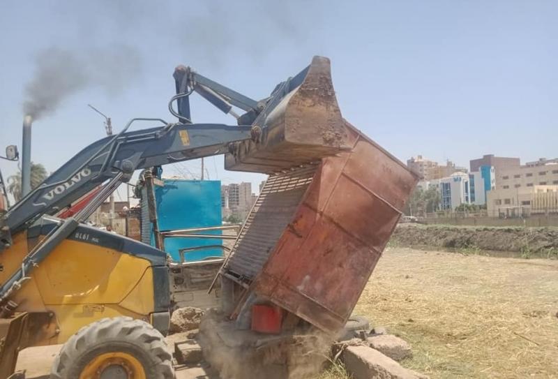 خط أحمر