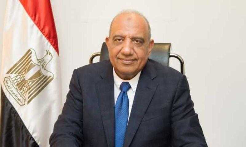 وزير قطاع الأعمال يؤكد ضرورة رفع كفاءة العاملين للتعامل مع التكنولوجيا