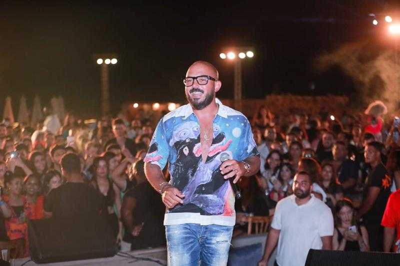 محمود العسيلي يشعل أجواء حفل العلمين الجديدة