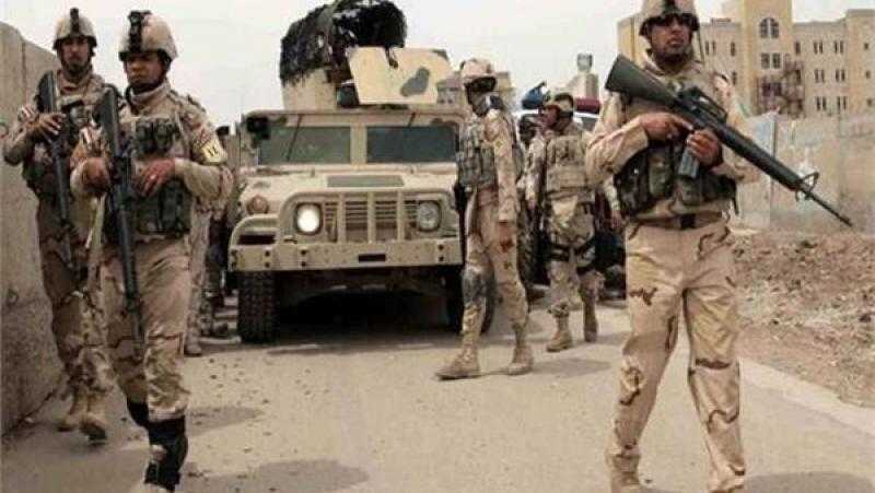 العراق.. شهود عيان: أتباع الصدر حملوا أسلحتهم وامتعتهم وغادروا المكان بسلاسة