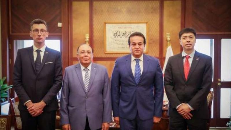 ”الصحة” تبحث آلية تطبيق ”التشخيص عن بُعد” مع شركة صينية