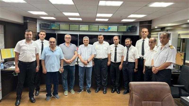 أسامة ربيع: «نجاح عملية تعويم ناقلة الوقود AFFINITY وعودة انتظام حركة الملاحة بالقناة»