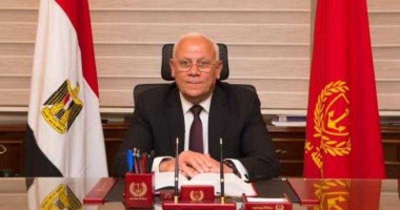 محافظ بورسعيد يعقد اجتماعا للاطمئنان على الخدمات الصحية