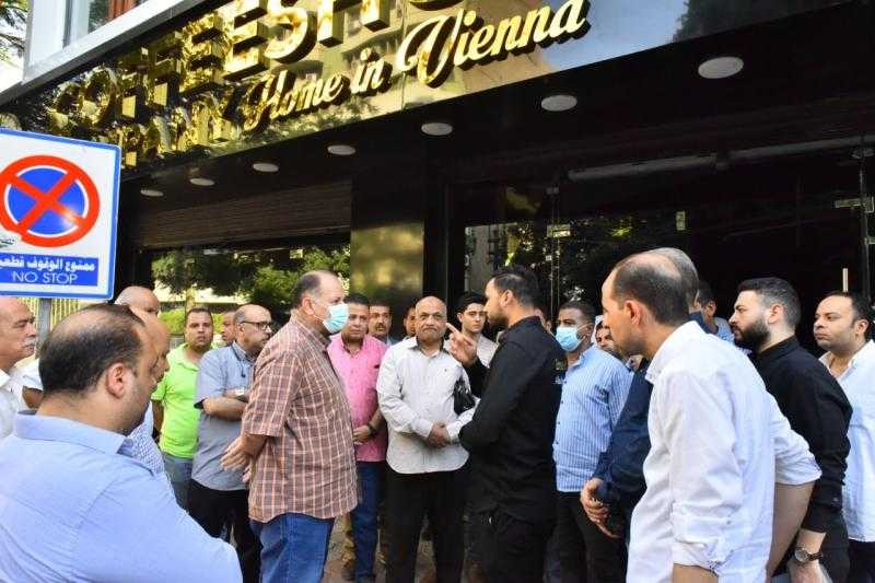 محافظ أسيوط يتفقد موقع حادث انفجار أسطوانة غاز فريون وإصابة 3 فنيين.. صور