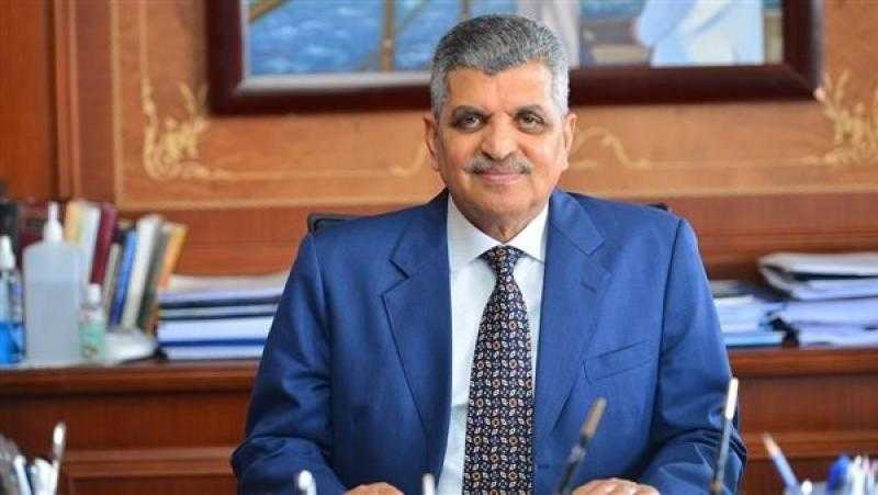 أسامة ربيع يحسم الجدل بشأن بيع قناة السويس أو تأجيرها