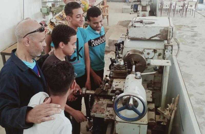 القوى العاملة تنظم ندوة عن المساواة بين الجنسين في مكان العمل بالوادي الجديد| صور