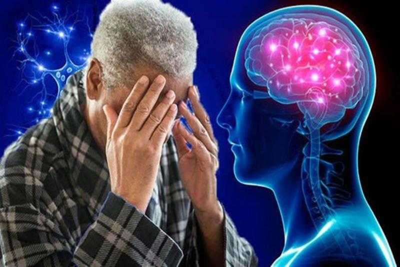 أسباب الإصابة بمرض الزهايمر