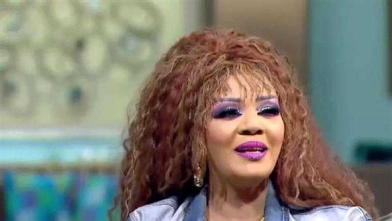 جواهر: شربة الكرنب سر جمالي.. وأمي السبب في غيابي فنيا