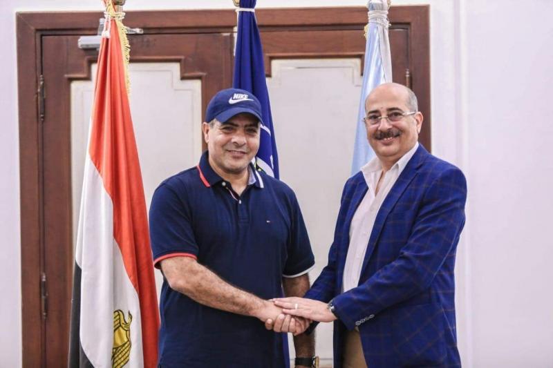 خط أحمر