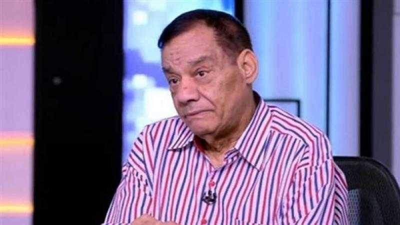 حلمي بكر ينفعل على مذيعة برنامج ”العنيدة”: اللي أنتِ بتقوليه دا غلط.. ولن أسمح لكِ