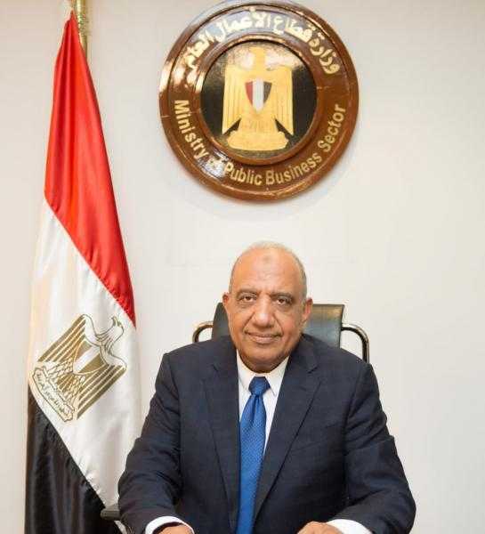 وزير قطاع الأعمال العام يؤكد حرصه على حقوق العاملين بشركة النصر للكوك