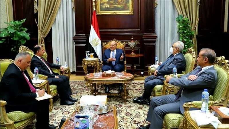خط أحمر