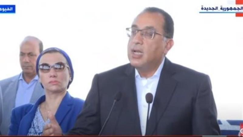 رئيس الوزراء يؤكد أن الرئيس السيسي وجه بالإسراع فى تنفيذ المشروعات القومية