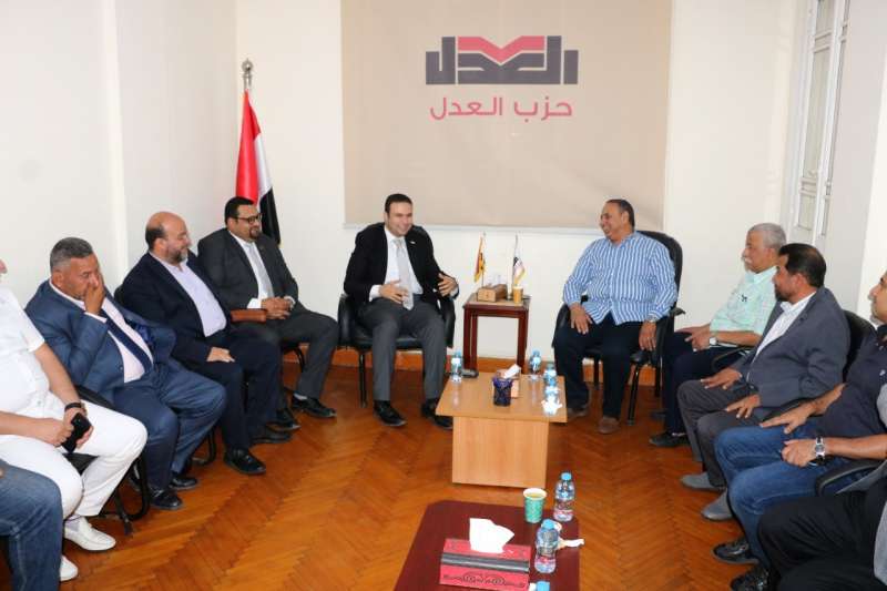 خط أحمر