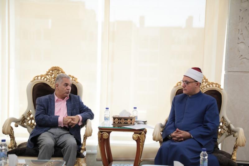 أمين «البحوث الإسلامية» يلتقي وفدًا في علوم الآثار بـ«عين شمس» ويبحثان التعاون في مجال الفلك الشرعي | صور
