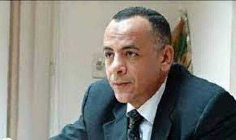 الأمين العام للمجلس الأعلى للآثار يعلن اكتشاف بردية جديدة بسقارة ”وزيري 2”