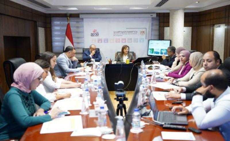 وزيرة التخطيط تتابع الموقف التنفيذي للمبادرة الوطنية للمشروعات الخضراء الذكية بحضور «محيي الدين»