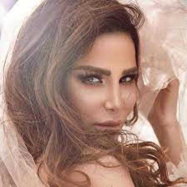 بـ جيب قصيرة.. نيللى مقدسي تتألق بإطلالة لافتة في أحدث ظهور