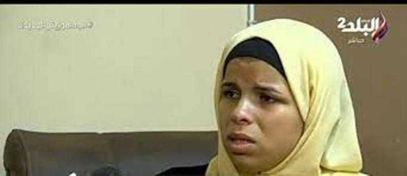 نفسي أبوس ايد والدتي.. آية تنهار بعد حرمانها من أهلها 20 عام .. فيديو