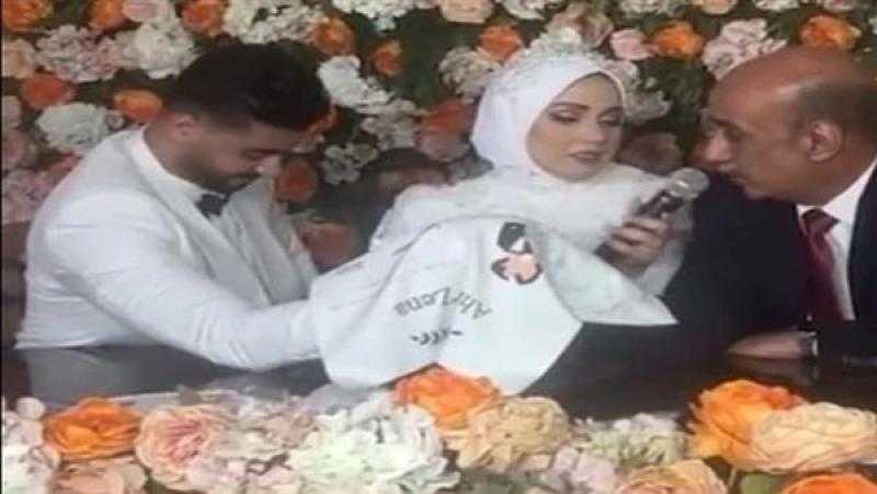 «كتب كتاب بدون مأذون».. القصة الكاملة لعقد زوجة البلوجر أحمد إبراهيم قرانها بنفسها