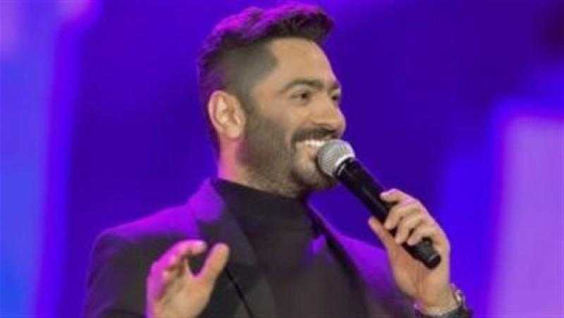 تامر حسني يشوق جمهوره لحفل الإسكندرية