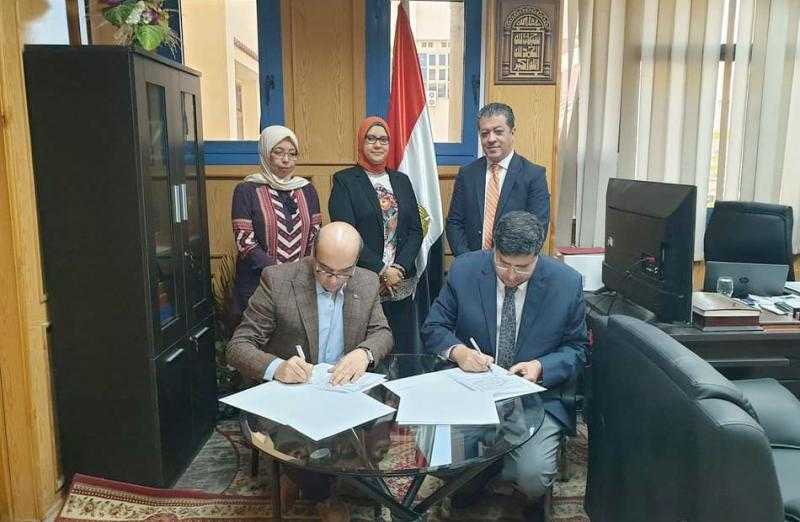 بروتوكول بين «طب المنصورة» والمستشفى الدولي للاستعانة بتخصصات الأورام والنووي في العيادات | صور