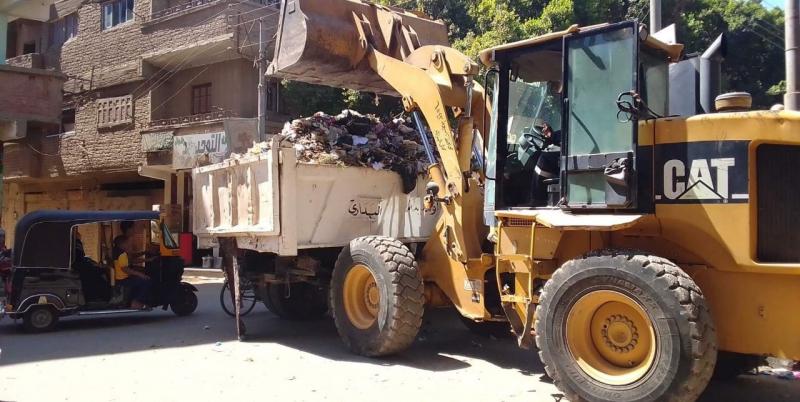 تطهير الترع والمجاري المائية ورفع 750 طنا نواتج التطهير بالبداري في محافظة أسيوط | صور