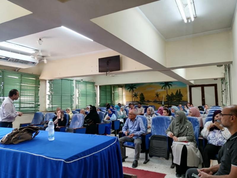 تدريب 45 من مديري ومسئولي الإدارات الصحية على أعمال الترصد بمحافظة الفيوم | صور