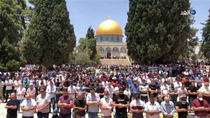 60 ألف فلسطيني يؤدون صلاة الجمعة في المسجد الأقصى