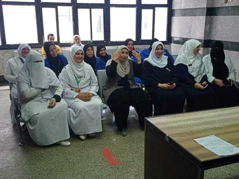 القوى العاملة بالغربية تناقش الأمراض المهنية وإصابات العمل | صور