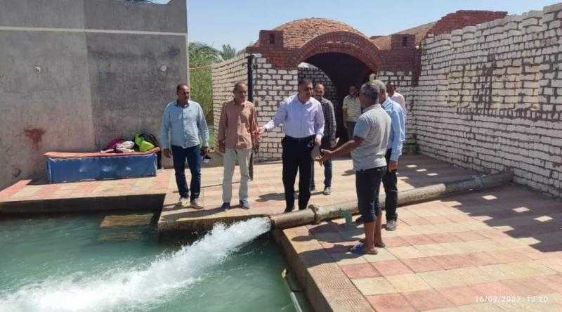 رئيس مركز الخارجة يوجه بتطوير ورفع كفاءة منتجع بئر ناصر السياحي.. صور