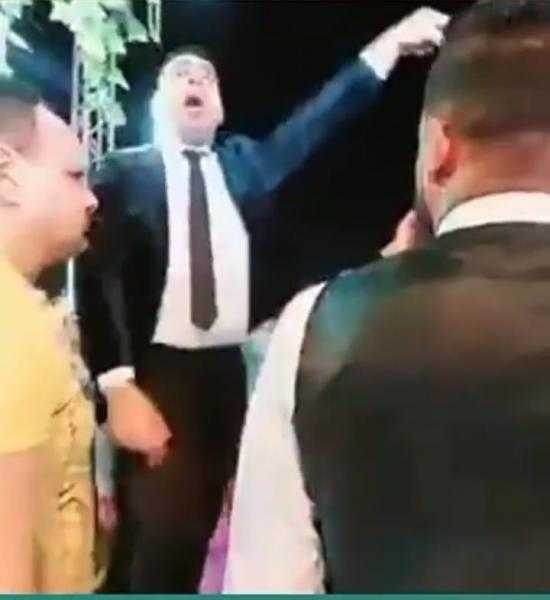 سب وقذف وإهانات.. تفاصيل خناقة محمود الليثي مع سيدة في أحد الأفراح