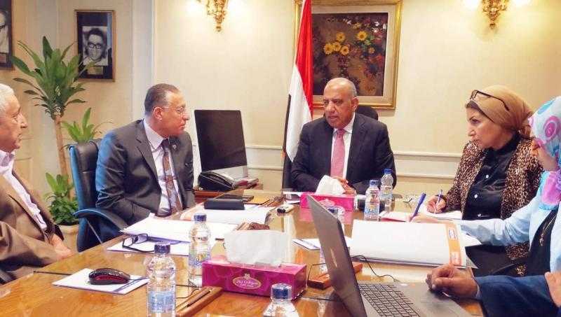 وزير قطاع الأعمال العام يتابع تطوير شركة «سيجوارت».. ويوجه برفع الطاقة الإنتاجية بمشاركة القطاع الخاص