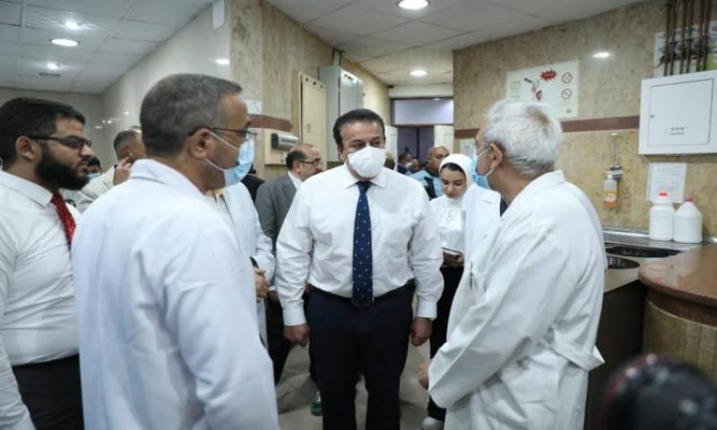 وزير الصحة يتفقد مستشفى أسيوط العام وحميات أسيوط