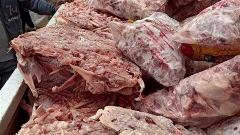 التحفظ على طن لحوم مجهولة تمهيدا لإعدامها في البساتين