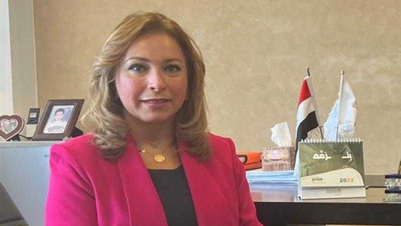 إنجي حراز تستعرض خدمات البنك الأهلي المصري الرقمية