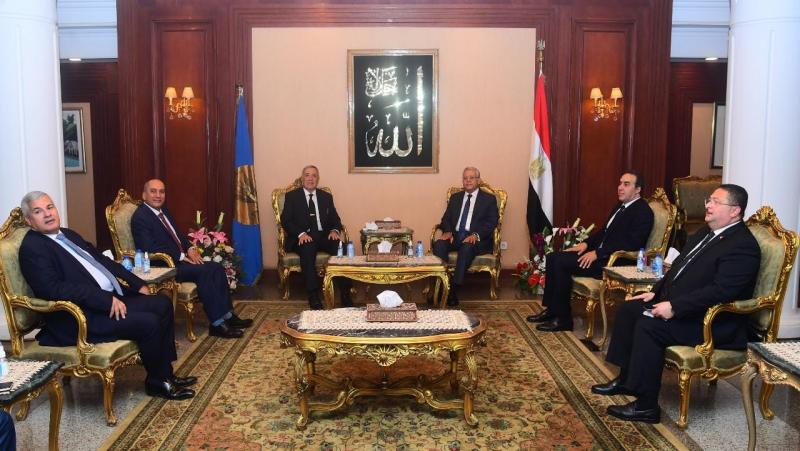 خط أحمر