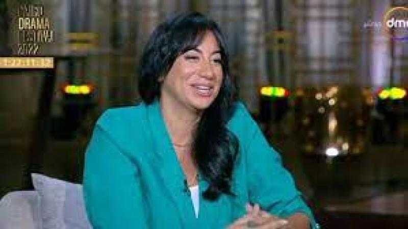 فدوى عابد: حبي للفن بدأ من الجامعة وعملت في العقارات فترة طويلة