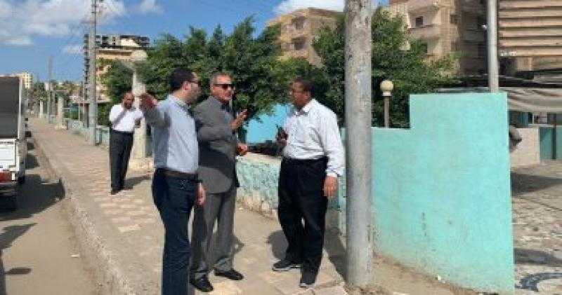محافظ كفر الشيخ يتفقد رافد الطريق الدولي ويوجه بالاهتمام بالنظافة ورفع الإشغالات ببلطيم