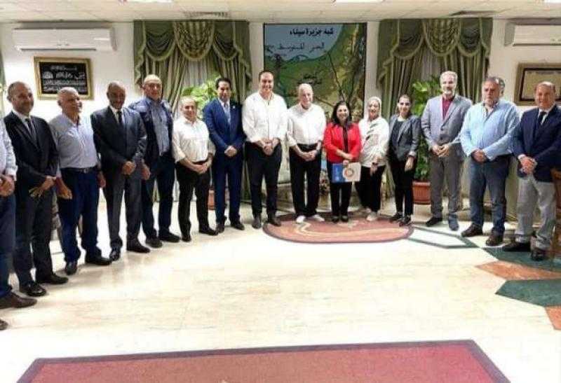 محافظ جنوب سيناء يستقبل ممثل ”الصحة العالمية” في إطار الاستعدادات لمؤتمر المناخ