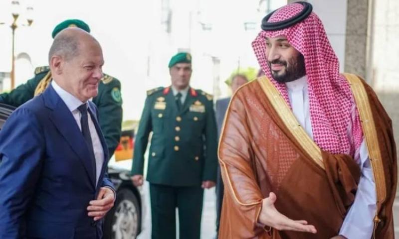 ولى العهد السعودى والمستشار الألمانى يبحثان جهود تحقيق السلام الدولى