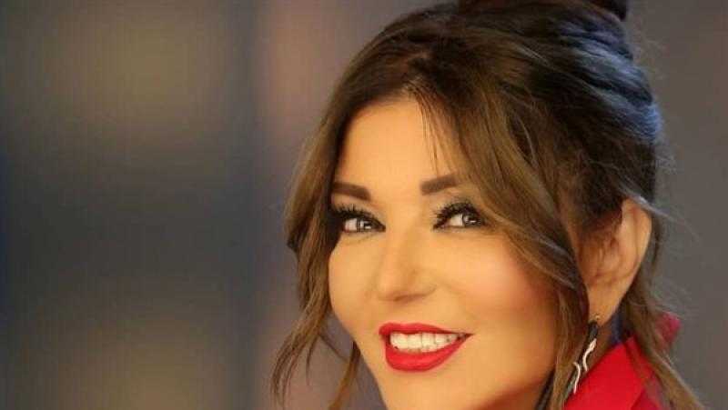 سميرة سعيد تبهر الجمهور بالكاجوال والكعب العالي (صور)
